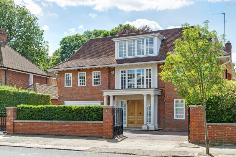 Sheldon Avenue. N6 Apartments & Houses For Sale