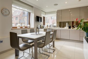 Dining Room - Eliot House, The Bishops Avenue, N2