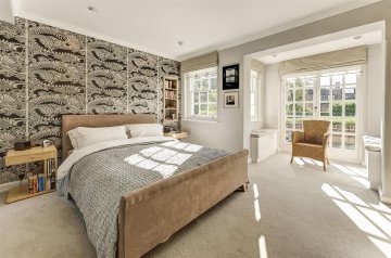 Corringham Road, NW11 NW11 7EB