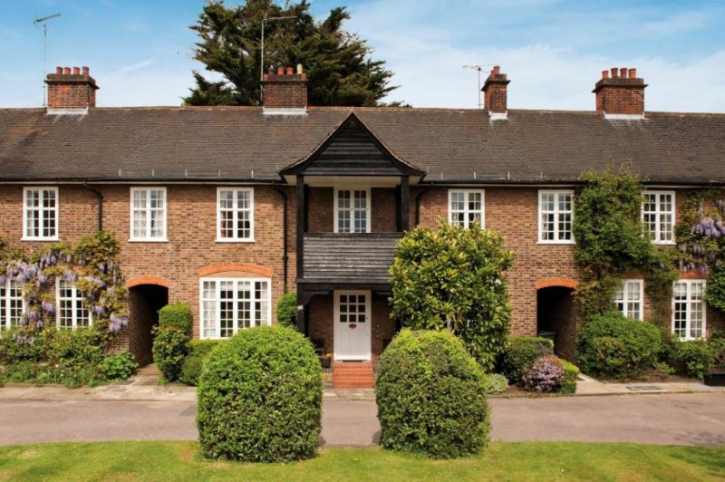 Hampstead Way Properties Grade II listed house