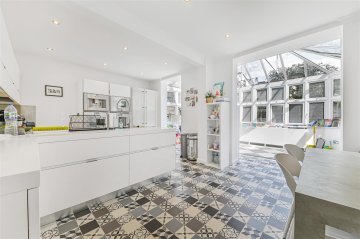 CROOKED USAGE, FINCHLEY, N3 N3 3HD