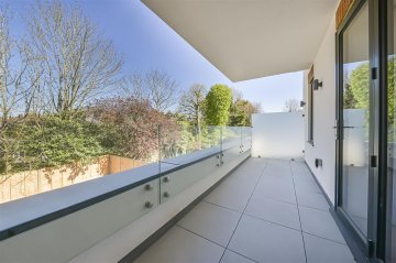 BEECHCROFT AVENUE, GOLDERS GREEN, NW11 NW11 8BJ