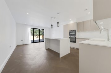 BEECHCROFT AVENUE, GOLDERS GREEN, NW11 NW11 8BJ
