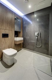 FINCHLEY ROAD, GOLDERS GREEN, NW11 NW11 8AX