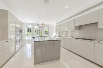 INGRAM AVENUE, KENWOOD, N2 NW11 6TG