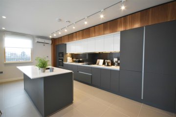 FINCHLEY ROAD, GOLDERS GREEN, NW11 NW11 8AX FINCHLEY ROAD, GOLDERS GREEN, NW11 NW11 8AX