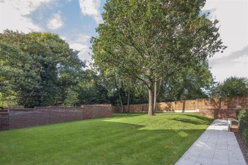 FINCHLEY ROAD, GOLDERS GREEN, NW11 NW11 8AX FINCHLEY ROAD, GOLDERS GREEN, NW11 NW11 8AX