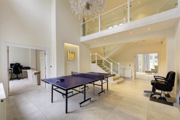 THE BISHOPS AVENUE, KENWOOD N2 N2 0BA