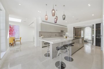 INGRAM AVENUE, KENWOOD, N2 NW11 6TG