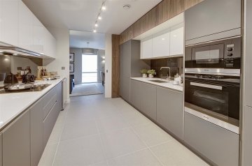 FINCHLEY ROAD, GOLDERS GREEN, NW11 NW11 8AX