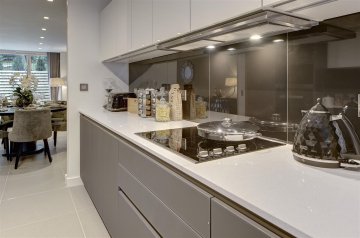 FINCHLEY ROAD, GOLDERS GREEN, NW11 NW11 8AX