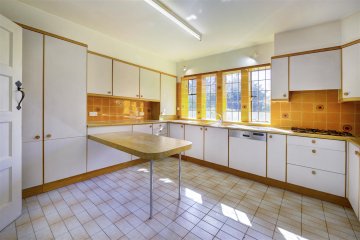 Southway, NW11 NW11 6SA