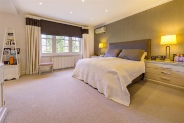 Holne Chase, N2 N2 0QN