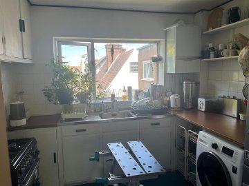 Finchley Road, NW11 NW11 7EY