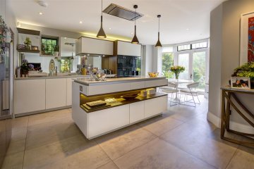 Hill Top, NW11 NW11 6EA