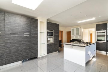 HAMPSTEAD WAY, HAMPSTEAD GARDEN SUBURB, NW11 NW11 7LS