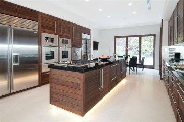 COURTENAY AVENUE, KENWOOD, N6 N6 4LP