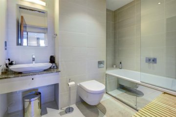 West Heath Place, NW11 NW11 8NL