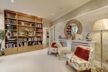 South Square, NW11 NW11 7AL