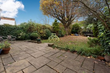 Sutcliffe Close, NW11 NW11 6NT