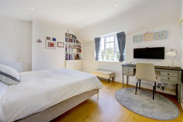 Hill Top, NW11 NW11 6EH