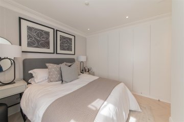 2 Bedrooms, 2 Bathrooms NW11 8NP