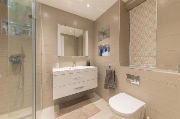 2 Bedrooms, 2 Bathrooms NW11 8NP