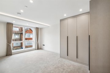 2 Bedrooms, 2 Bathrooms NW11 8QD