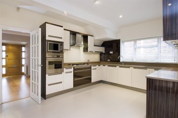 SPENCER DRIVE, HAMPSTEAD GARDEN SUBURB, N2 N2 0QT