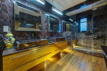 THE BISHOPS AVENUE, KENWOOD, N2 N2 0BA