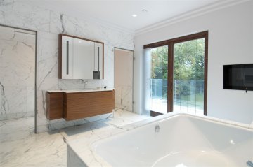 COURTENAY AVENUE, KENWOOD, N6 N6 4LP