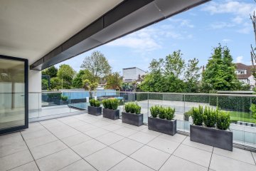 2 Bedrooms, 2 Bathrooms NW11 8QD