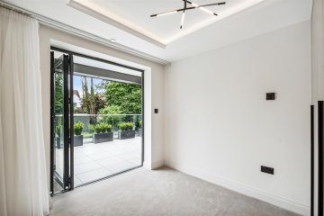 2 Bedrooms, 2 Bathrooms NW11 8QD