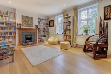 Rotherwick Road, NW11 NW11 7DB