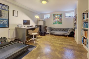 Rotherwick Road, NW11 NW11 7DB