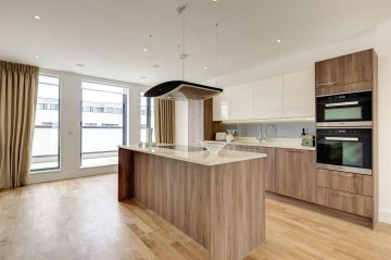 FINCHLEY ROAD, GOLDERS GREEN, NW11 NW11 8DN