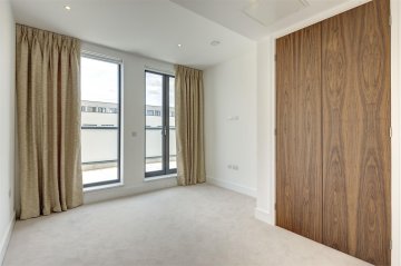 FINCHLEY ROAD, GOLDERS GREEN, NW11 NW11 8DN